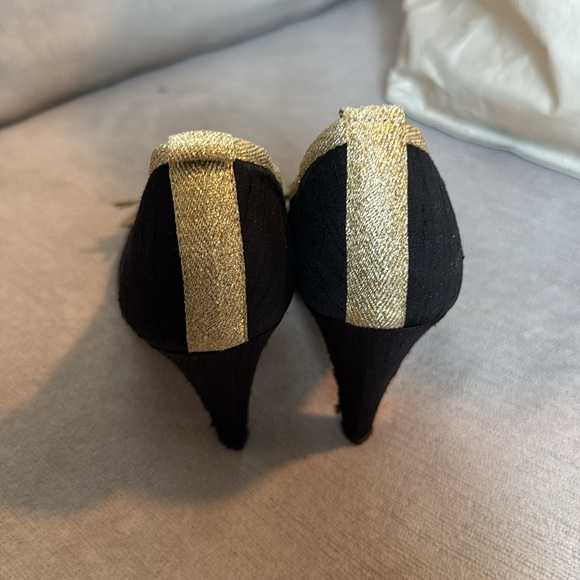 Marc Jacobs Black Gold Satin Bow Peep Toe Heels Size 37 - Picture 4 of 10